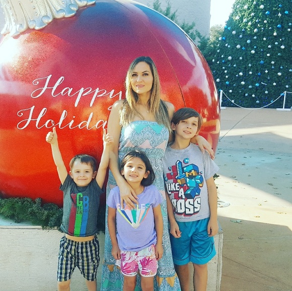 Meet your Posher, Monique - Picture 2 of 4